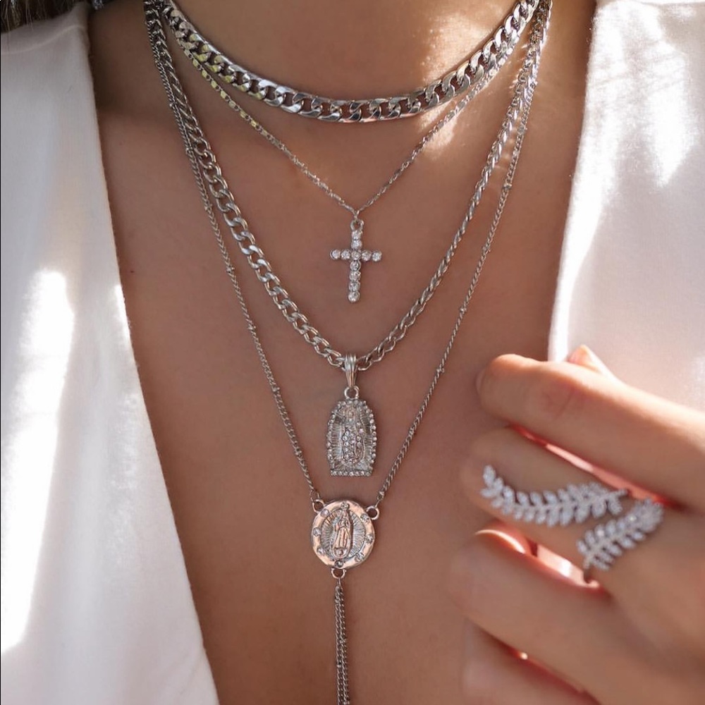 New Item✨ Crystal Leaf Ring 😍✨ - Picture 2 of 6